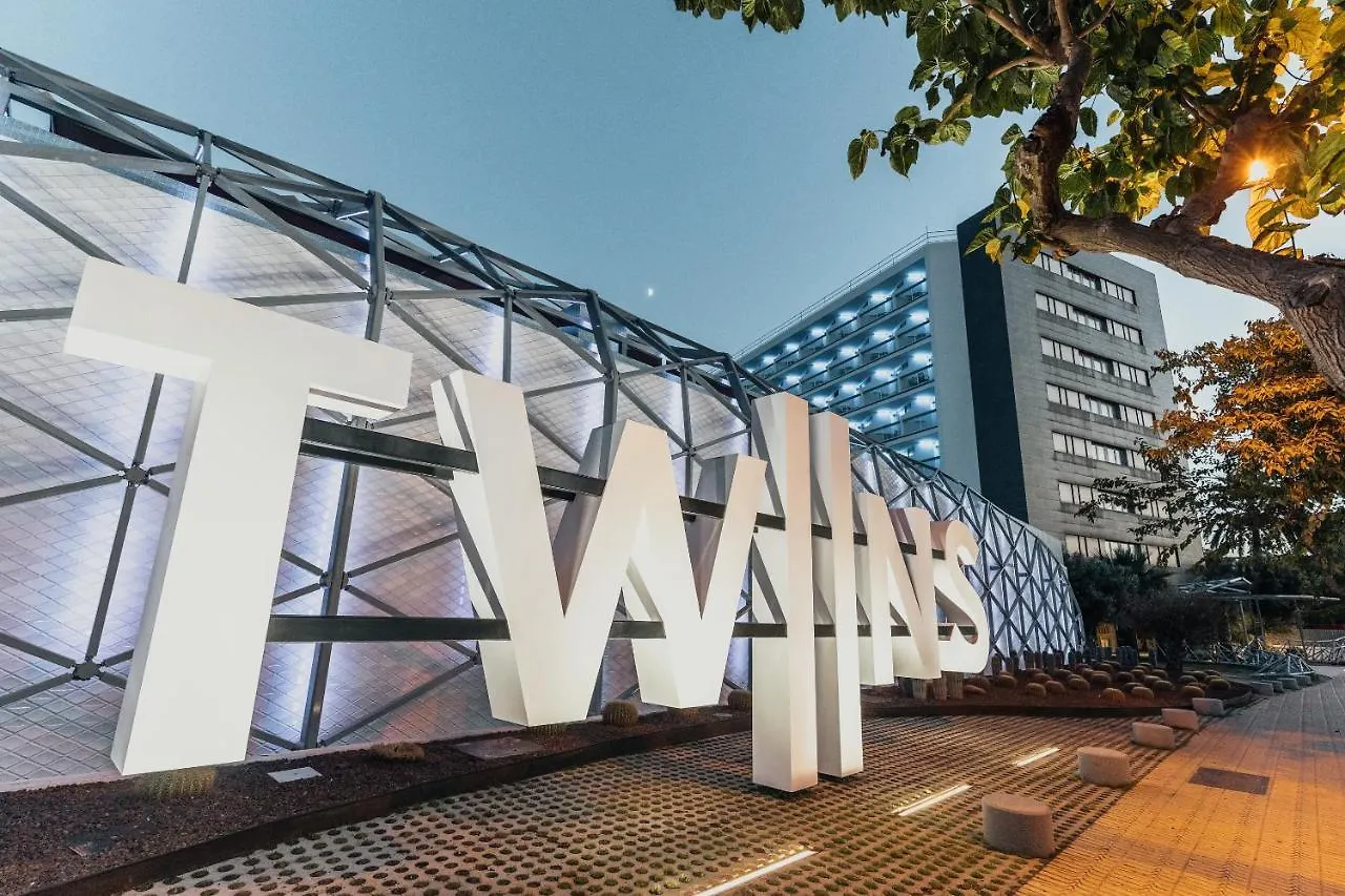 ****  The Ibiza Twiins - 4* Sup Hotel Playa d'en Bossa Spain