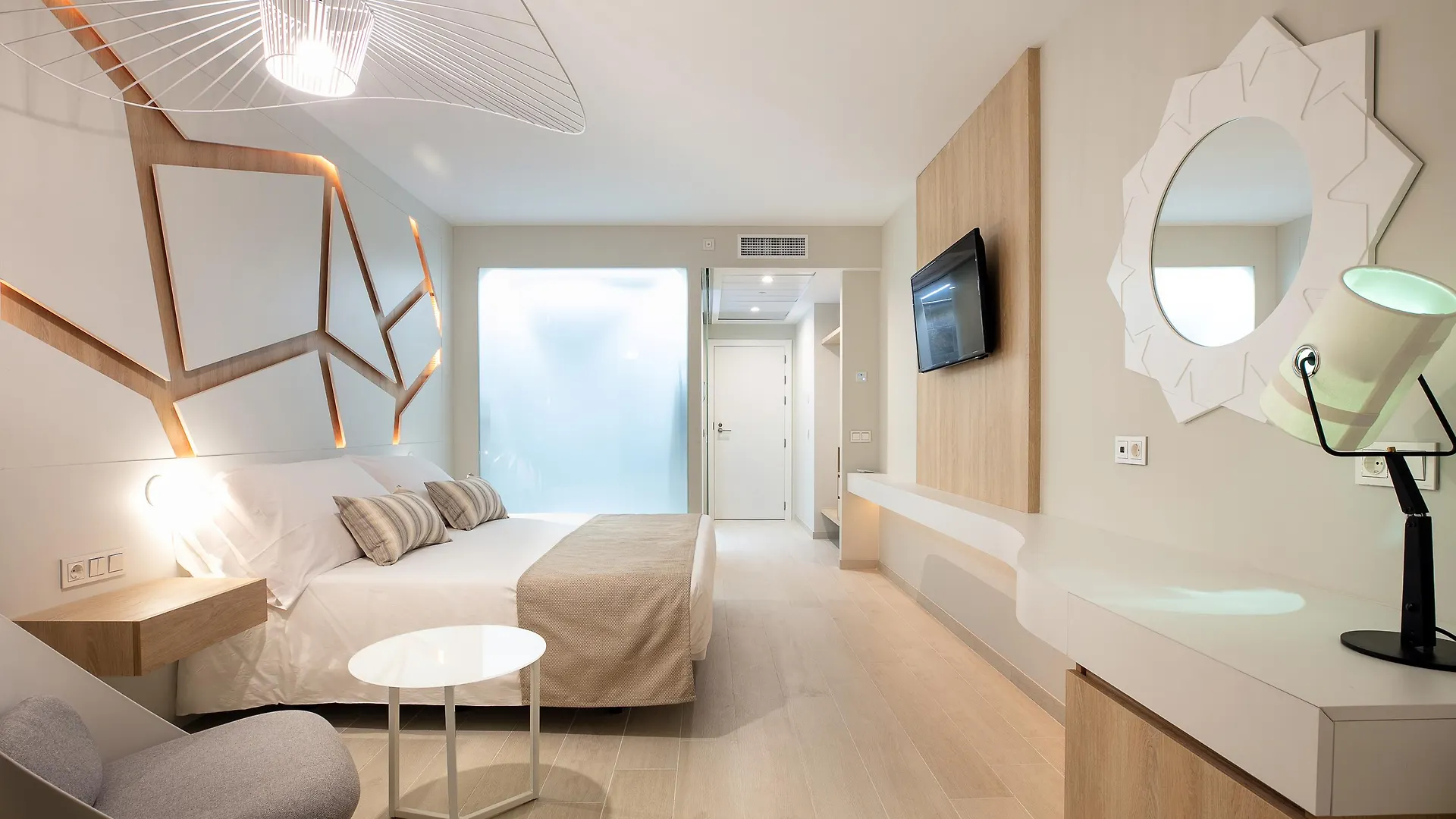 The Ibiza Twiins - 4* Sup Hotel Playa d'en Bossa