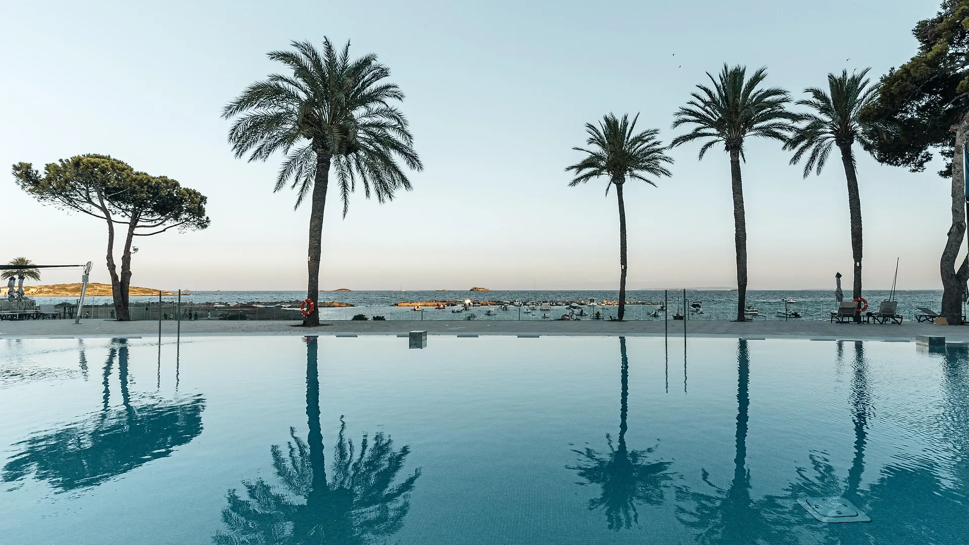 The Ibiza Twiins - 4* Sup Hotel Playa d'en Bossa